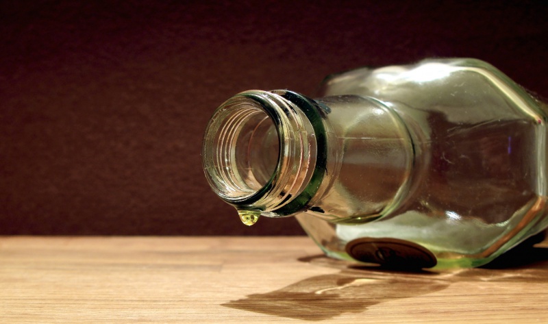 В Орске осудили продавца суррогатного виски